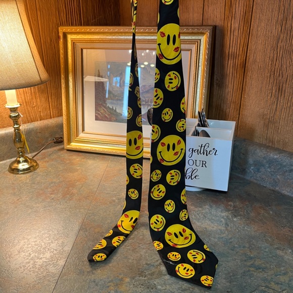 Daffy Duck and Betty Boop and Smiley face ties - Picture 9 of 10